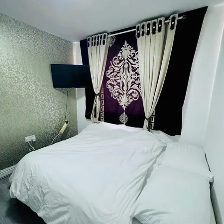 Oyo Unique Private Rooms - Bolton Central, Free Parking Exterior photo