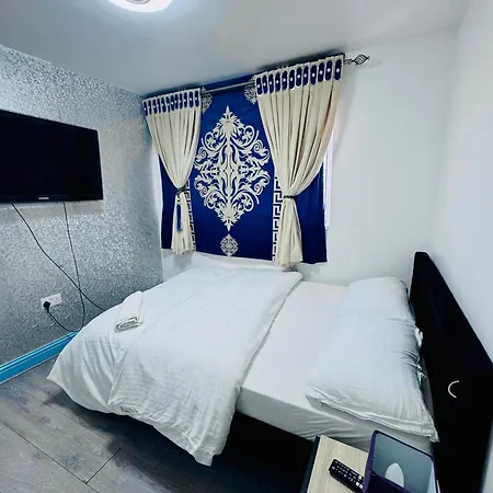 Oyo Unique Private Rooms - Bolton Central, Free Parking Exterior photo