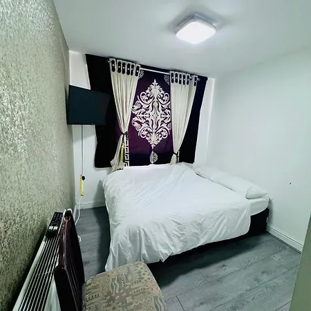 Oyo Unique Private Rooms - Bolton Central, Free Parking Exterior photo